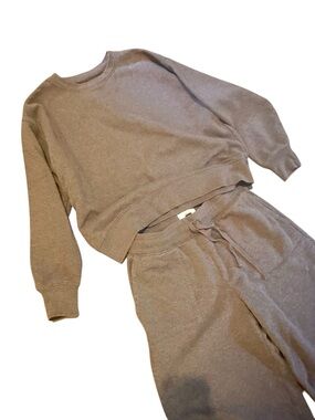 American Eagle Outfitters Gray Fleece-Lined Hoodie and Matching Pants